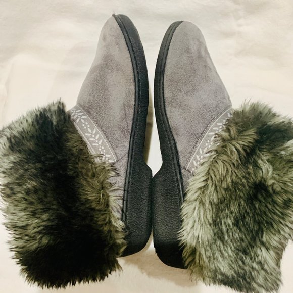 Isotoner Faux Fur Trimmed Micro-Suede Bootie Slippers Rubber Soles Gray Size 8.5 - Picture 4 of 11